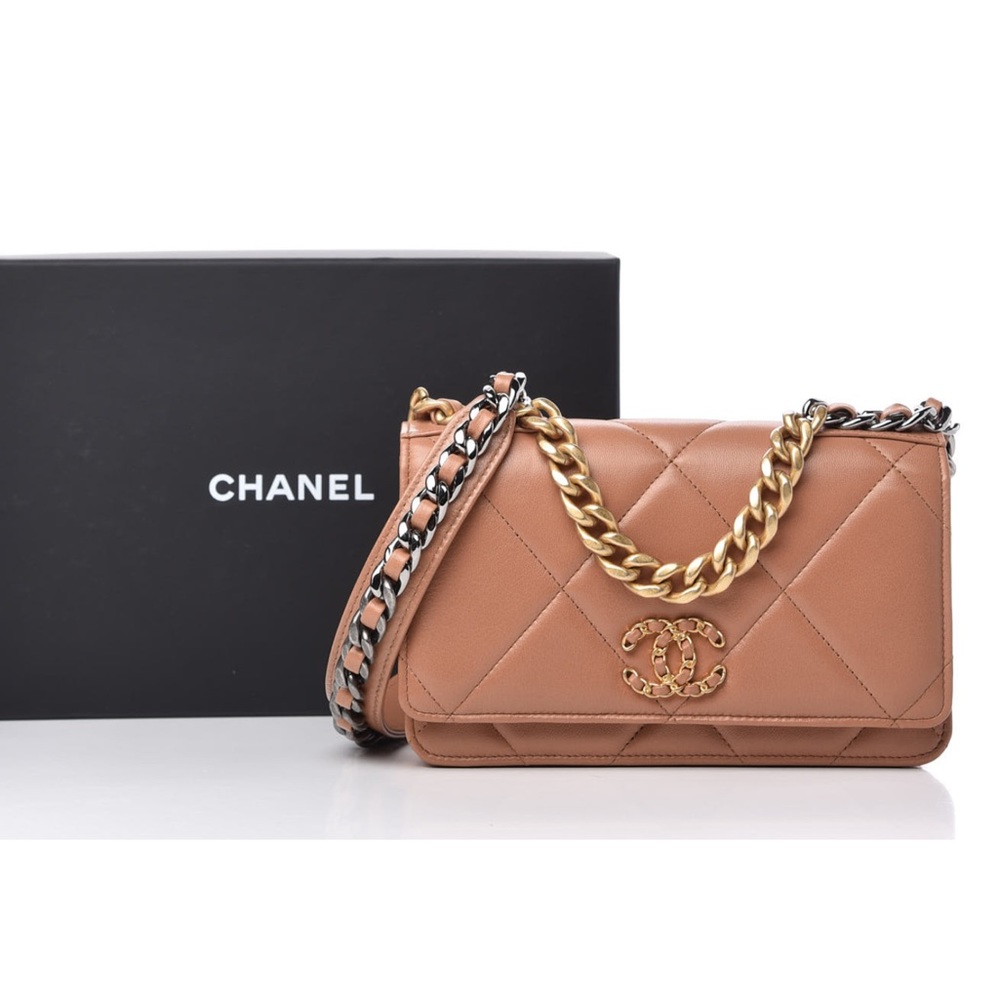 Chanel woc